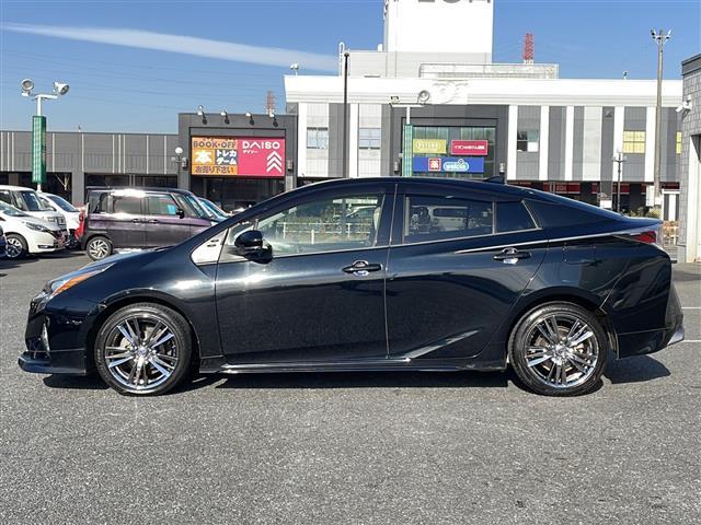 プリウス Ｓツーリングセレクション　社外エアロ　純正９インチナビ　フルセグＴＶ　Ｂｌｕｅｔｏｏｔｈ／ＣＤ／ＤＶＤ　バックカメラ　ＥＴＣ　レーダークルーズコントロール　プリクラッシュセーフティ　レーンキープアシスト　シートヒーター（30枚目）