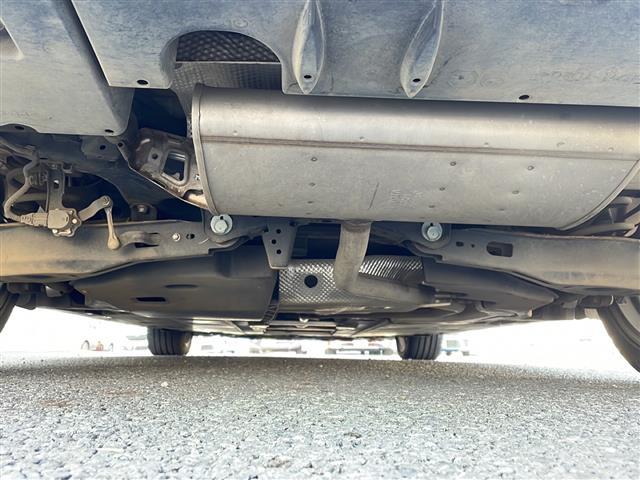 プリウス Ｓツーリングセレクション　社外エアロ　純正９インチナビ　フルセグＴＶ　Ｂｌｕｅｔｏｏｔｈ／ＣＤ／ＤＶＤ　バックカメラ　ＥＴＣ　レーダークルーズコントロール　プリクラッシュセーフティ　レーンキープアシスト　シートヒーター（38枚目）