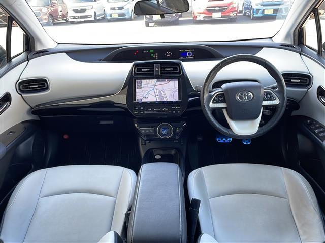 プリウス Ｓツーリングセレクション　社外エアロ　純正９インチナビ　フルセグＴＶ　Ｂｌｕｅｔｏｏｔｈ／ＣＤ／ＤＶＤ　バックカメラ　ＥＴＣ　レーダークルーズコントロール　プリクラッシュセーフティ　レーンキープアシスト　シートヒーター（40枚目）
