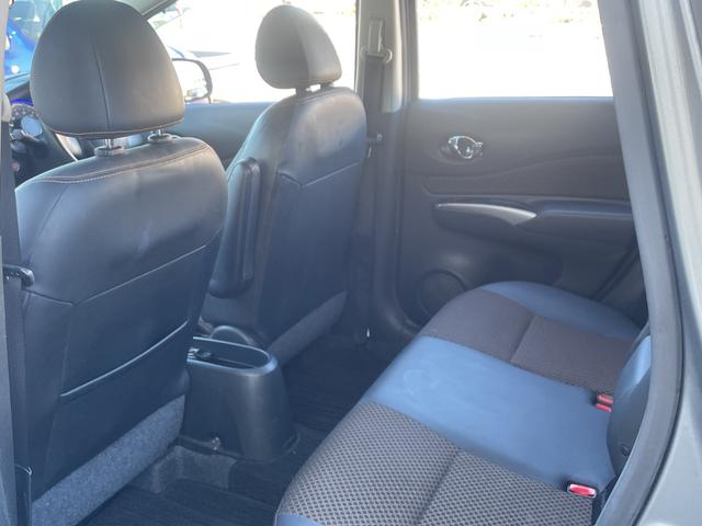 ノート メダリスト　純正ＳＤナビ　フルセグＴＶ　ＤＶＤ／ＣＤ／Ｂｌｕｅｔｏｏｔｈ　アラウンドビューモニター　バックカメラ　ＥＴＣ　ハーフレザーシート　スマートキー　ＬＥＤヘッドライト（22枚目）