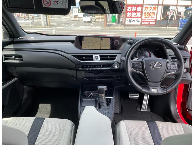 ＵＸ ＵＸ２００　Ｆスポーツ　／ＬｅｘｕｓＳａｆｔｅｙＳｙｓｔｅｍ／ブラインドスポットモニター／サンルーフ／１０．２インチ／純正ＳＤメモリナビ／ＣＤ／ＤＶＤ／パワーバックドア／バックカメラ／ビルトインＥＴＣ２．０／純正ドラレコ（2枚目）