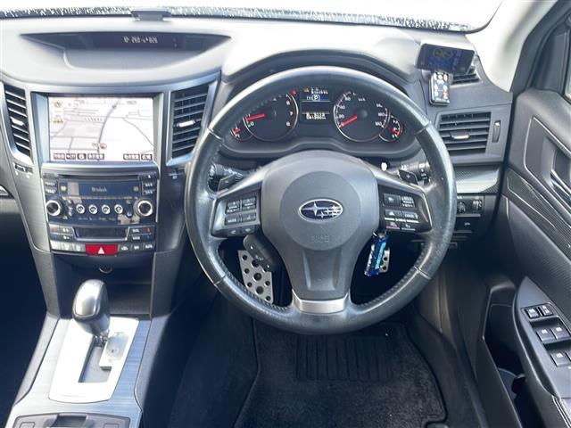 レガシィアウトバック 2.5iアイサイト Sパッケージ マッキントッシュ 純正HDDナビゲーションCD DVD フルセグTV Bluetooth バックカメラ ETC アイサイト クルーズコントロール パドルシフト ハーフレザー調シート パワーシート(3枚目)