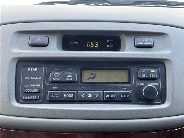 レジアス ベースグレード　社外オーディオＣＤ　ツインサンルーフ　ＥＴＣ　オートライト　フォグライト　リモコンキー　純正１５インチアルミホイール　電動格納ミラー　フロアマット（5枚目）