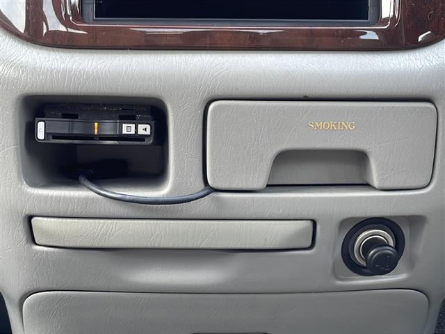 レジアス ベースグレード　社外オーディオＣＤ　ツインサンルーフ　ＥＴＣ　オートライト　フォグライト　リモコンキー　純正１５インチアルミホイール　電動格納ミラー　フロアマット（7枚目）