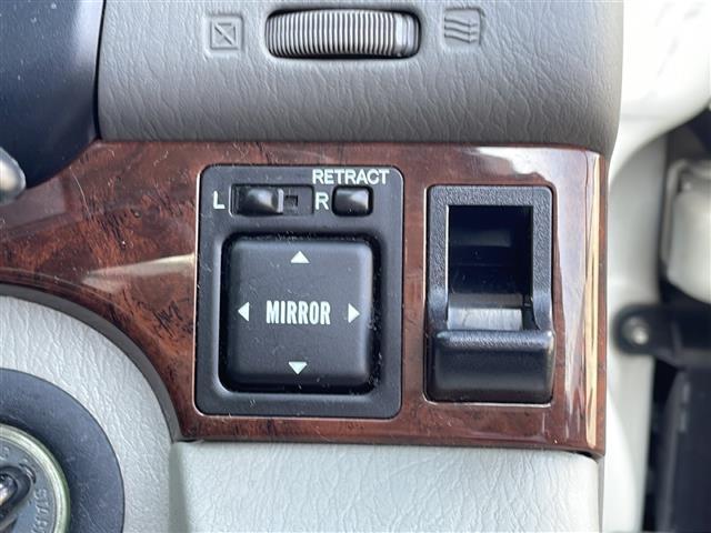 レジアス ベースグレード　社外オーディオＣＤ　ツインサンルーフ　ＥＴＣ　オートライト　フォグライト　リモコンキー　純正１５インチアルミホイール　電動格納ミラー　フロアマット（8枚目）