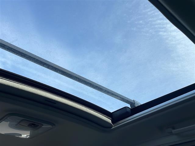 レジアス ベースグレード　社外オーディオＣＤ　ツインサンルーフ　ＥＴＣ　オートライト　フォグライト　リモコンキー　純正１５インチアルミホイール　電動格納ミラー　フロアマット（9枚目）