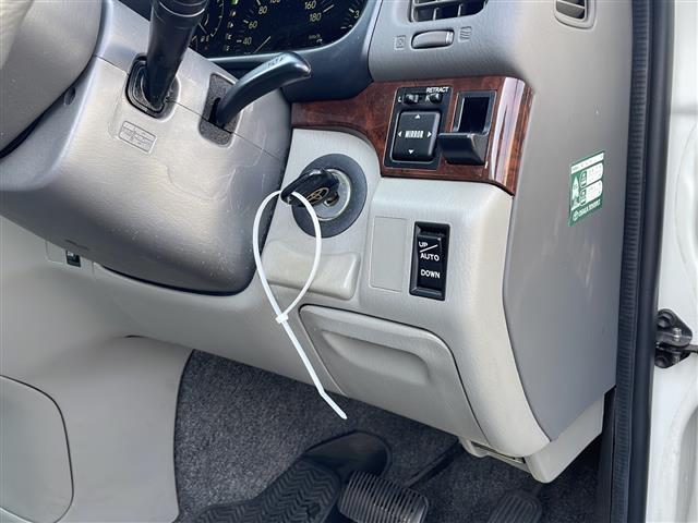 レジアス ベースグレード　社外オーディオＣＤ　ツインサンルーフ　ＥＴＣ　オートライト　フォグライト　リモコンキー　純正１５インチアルミホイール　電動格納ミラー　フロアマット（11枚目）