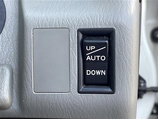 レジアス ベースグレード　社外オーディオＣＤ　ツインサンルーフ　ＥＴＣ　オートライト　フォグライト　リモコンキー　純正１５インチアルミホイール　電動格納ミラー　フロアマット（14枚目）