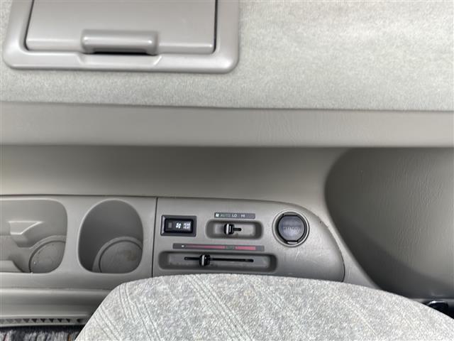 レジアス ベースグレード　社外オーディオＣＤ　ツインサンルーフ　ＥＴＣ　オートライト　フォグライト　リモコンキー　純正１５インチアルミホイール　電動格納ミラー　フロアマット（20枚目）