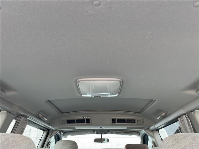 レジアス ベースグレード　社外オーディオＣＤ　ツインサンルーフ　ＥＴＣ　オートライト　フォグライト　リモコンキー　純正１５インチアルミホイール　電動格納ミラー　フロアマット（30枚目）