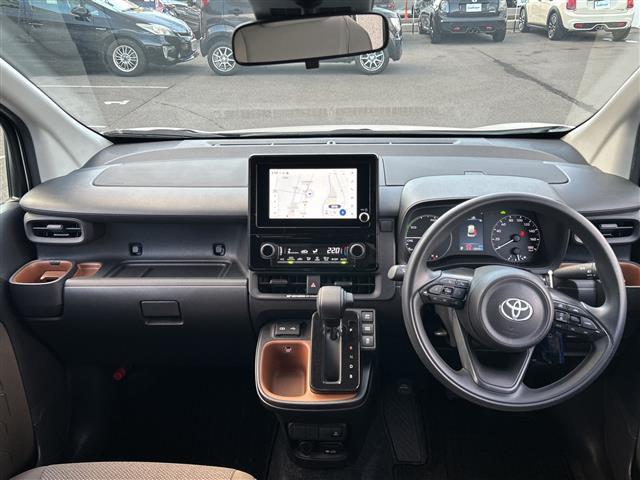 シエンタ ハイブリッドＧ　純正８インチディスプレイオーディオ　バックカメラ　ビルトインＥＴＣ　プリクラッシュセーフティ　オートマチックハイビーム　レーダークルーズコントロール　レーンキープアシスト　ブラインドスポットモニター（3枚目）