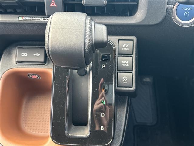 シエンタ ハイブリッドＧ　純正８インチディスプレイオーディオ　バックカメラ　ビルトインＥＴＣ　プリクラッシュセーフティ　オートマチックハイビーム　レーダークルーズコントロール　レーンキープアシスト　ブラインドスポットモニター（9枚目）