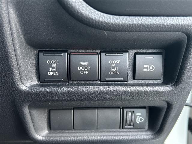 シエンタ ハイブリッドＧ　純正８インチディスプレイオーディオ　バックカメラ　ビルトインＥＴＣ　プリクラッシュセーフティ　オートマチックハイビーム　レーダークルーズコントロール　レーンキープアシスト　ブラインドスポットモニター（11枚目）