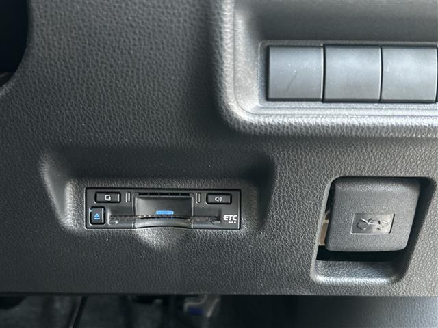 シエンタ ハイブリッドＧ　純正８インチディスプレイオーディオ　バックカメラ　ビルトインＥＴＣ　プリクラッシュセーフティ　オートマチックハイビーム　レーダークルーズコントロール　レーンキープアシスト　ブラインドスポットモニター（12枚目）