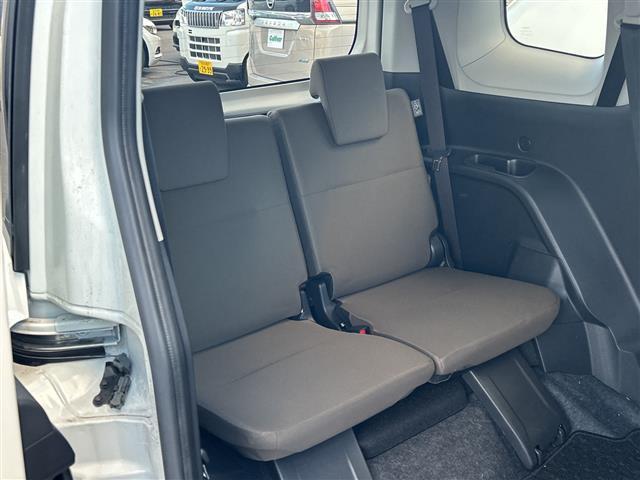 シエンタ ハイブリッドＧ　純正８インチディスプレイオーディオ　バックカメラ　ビルトインＥＴＣ　プリクラッシュセーフティ　オートマチックハイビーム　レーダークルーズコントロール　レーンキープアシスト　ブラインドスポットモニター（23枚目）