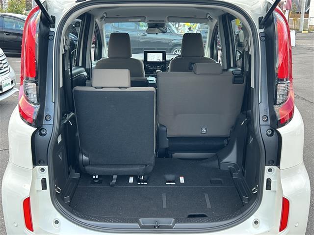 シエンタ ハイブリッドＧ　純正８インチディスプレイオーディオ　バックカメラ　ビルトインＥＴＣ　プリクラッシュセーフティ　オートマチックハイビーム　レーダークルーズコントロール　レーンキープアシスト　ブラインドスポットモニター（25枚目）