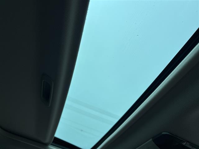 レガシィアウトバック ２．５ｉアイサイト　Ｓパッケージリミテッド　純正７インチメモリーナビゲーションＣＤ　ＤＶＤ　フルセグＴＶ　Ｂｌｕｅｔｏｏｔｈ　ＥＴＣ　サンルーフ　アイサイト　クルーズコントロール　パドルシフト　ＨＩＤヘッドライト　オートライト　フォグライト（5枚目）