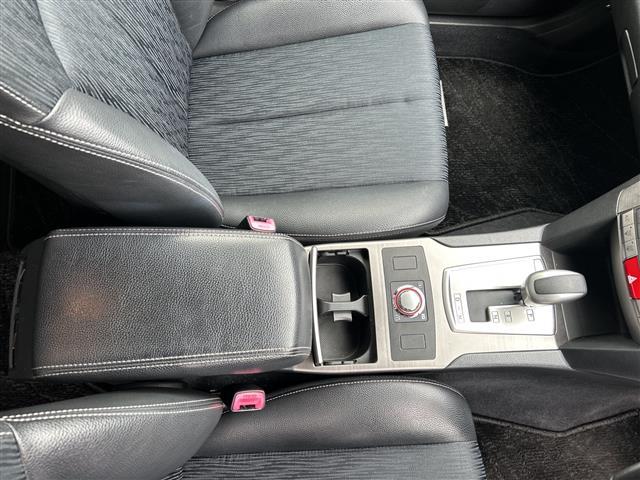 レガシィアウトバック ２．５ｉアイサイト　Ｓパッケージリミテッド　純正７インチメモリーナビゲーションＣＤ　ＤＶＤ　フルセグＴＶ　Ｂｌｕｅｔｏｏｔｈ　ＥＴＣ　サンルーフ　アイサイト　クルーズコントロール　パドルシフト　ＨＩＤヘッドライト　オートライト　フォグライト（11枚目）