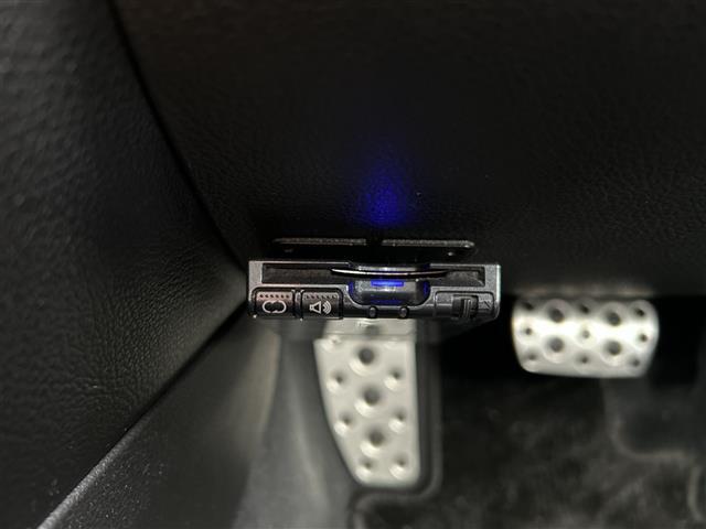 レガシィアウトバック ２．５ｉアイサイト　Ｓパッケージリミテッド　純正７インチメモリーナビゲーションＣＤ　ＤＶＤ　フルセグＴＶ　Ｂｌｕｅｔｏｏｔｈ　ＥＴＣ　サンルーフ　アイサイト　クルーズコントロール　パドルシフト　ＨＩＤヘッドライト　オートライト　フォグライト（15枚目）