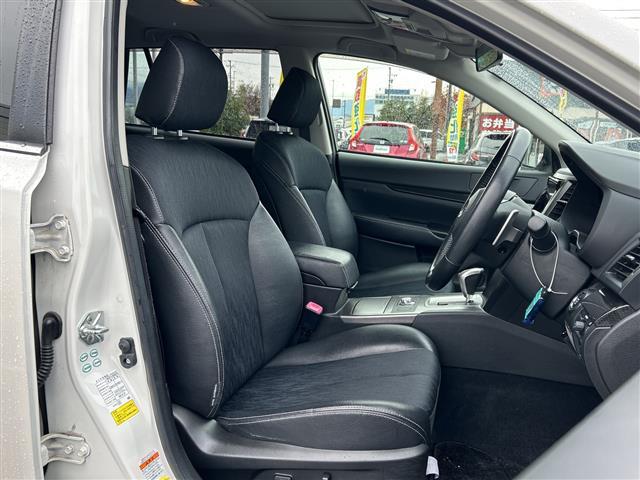 レガシィアウトバック ２．５ｉアイサイト　Ｓパッケージリミテッド　純正７インチメモリーナビゲーションＣＤ　ＤＶＤ　フルセグＴＶ　Ｂｌｕｅｔｏｏｔｈ　ＥＴＣ　サンルーフ　アイサイト　クルーズコントロール　パドルシフト　ＨＩＤヘッドライト　オートライト　フォグライト（17枚目）