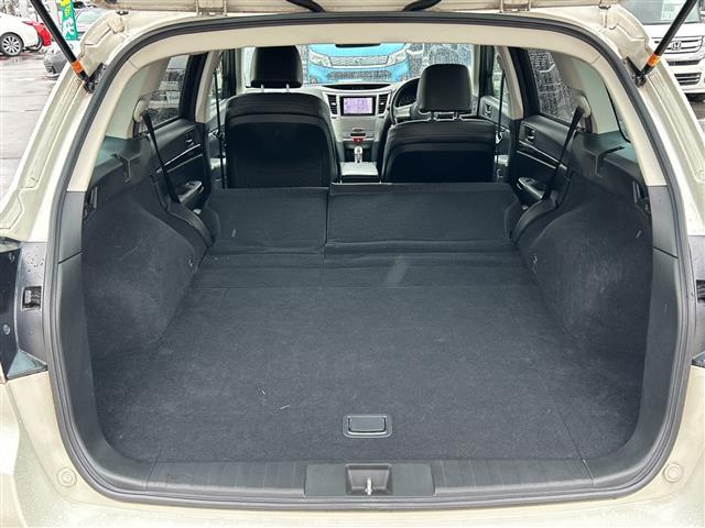 レガシィアウトバック ２．５ｉアイサイト　Ｓパッケージリミテッド　純正７インチメモリーナビゲーションＣＤ　ＤＶＤ　フルセグＴＶ　Ｂｌｕｅｔｏｏｔｈ　ＥＴＣ　サンルーフ　アイサイト　クルーズコントロール　パドルシフト　ＨＩＤヘッドライト　オートライト　フォグライト（23枚目）