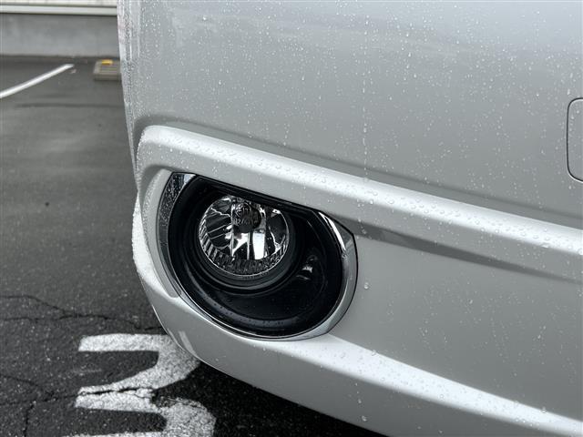 レガシィアウトバック ２．５ｉアイサイト　Ｓパッケージリミテッド　純正７インチメモリーナビゲーションＣＤ　ＤＶＤ　フルセグＴＶ　Ｂｌｕｅｔｏｏｔｈ　ＥＴＣ　サンルーフ　アイサイト　クルーズコントロール　パドルシフト　ＨＩＤヘッドライト　オートライト　フォグライト（25枚目）