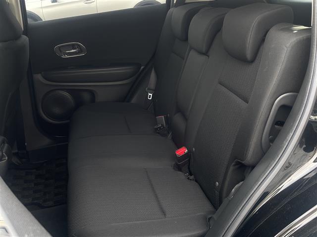 ヴェゼル Ｘ・ホンダセンシング　純正８インチＳＤナビゲーションＣＤ　ＤＶＤ　フルセグＴＶ　Ｂｌｕｅｔｏｏｔｈ　バックカメラ　ビルトインＥＴＣ　ワンオーナー　ホンダセンシング　レーダークルーズコントロール　レーンキープアシスト（3枚目）