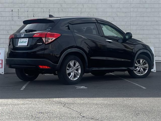 ヴェゼル Ｘ・ホンダセンシング　純正８インチＳＤナビゲーションＣＤ　ＤＶＤ　フルセグＴＶ　Ｂｌｕｅｔｏｏｔｈ　バックカメラ　ビルトインＥＴＣ　ワンオーナー　ホンダセンシング　レーダークルーズコントロール　レーンキープアシスト（8枚目）