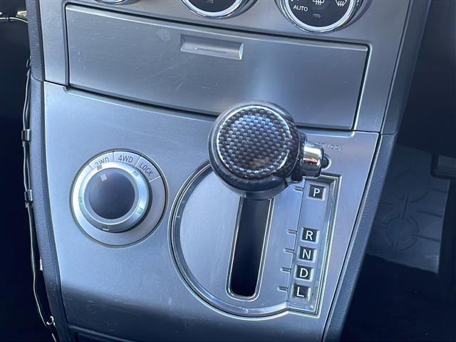 デリカＤ：５ Ｄ　パワーパッケージ　社外７インチメモリーナビゲーションＣＤ　ワンセグＴＶ　バックカメラ　ＥＴＣ　クルーズコントロール　両側パワースライドドア　パドルシフト　シートヒーター（Ｄ／Ｎ）　横滑り防止装置　ＨＩＤヘッドライト（8枚目）