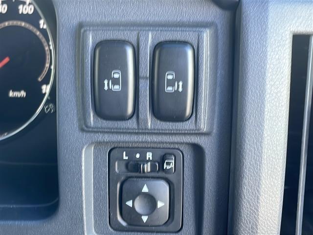 デリカＤ：５ Ｄ　パワーパッケージ　社外７インチメモリーナビゲーションＣＤ　ワンセグＴＶ　バックカメラ　ＥＴＣ　クルーズコントロール　両側パワースライドドア　パドルシフト　シートヒーター（Ｄ／Ｎ）　横滑り防止装置　ＨＩＤヘッドライト（10枚目）