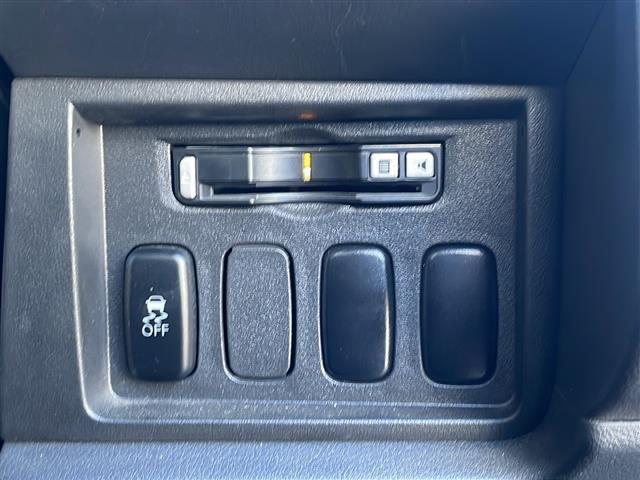 デリカＤ：５ Ｄ　パワーパッケージ　社外７インチメモリーナビゲーションＣＤ　ワンセグＴＶ　バックカメラ　ＥＴＣ　クルーズコントロール　両側パワースライドドア　パドルシフト　シートヒーター（Ｄ／Ｎ）　横滑り防止装置　ＨＩＤヘッドライト（11枚目）