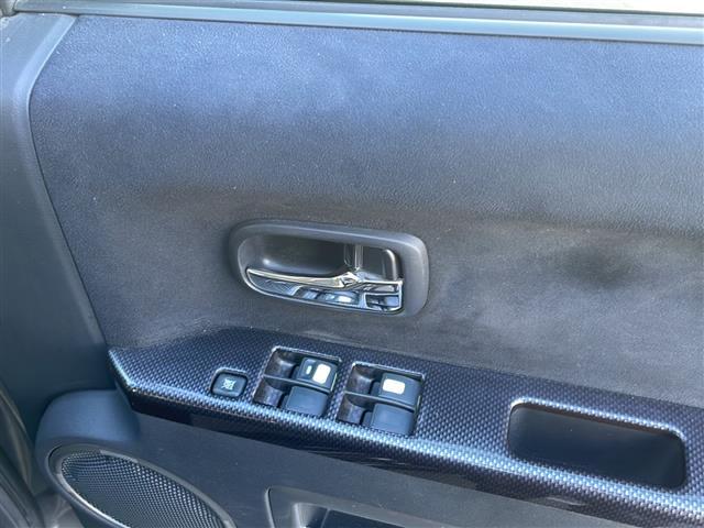 デリカＤ：５ Ｄ　パワーパッケージ　社外７インチメモリーナビゲーションＣＤ　ワンセグＴＶ　バックカメラ　ＥＴＣ　クルーズコントロール　両側パワースライドドア　パドルシフト　シートヒーター（Ｄ／Ｎ）　横滑り防止装置　ＨＩＤヘッドライト（17枚目）