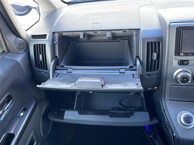 デリカＤ：５ Ｄ　パワーパッケージ　社外７インチメモリーナビゲーションＣＤ　ワンセグＴＶ　バックカメラ　ＥＴＣ　クルーズコントロール　両側パワースライドドア　パドルシフト　シートヒーター（Ｄ／Ｎ）　横滑り防止装置　ＨＩＤヘッドライト（20枚目）