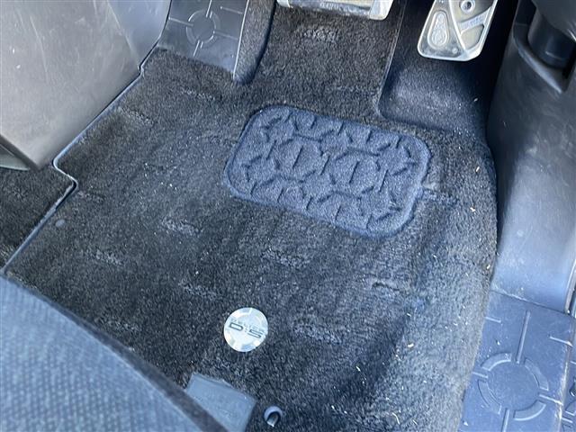 デリカＤ：５ Ｄ　パワーパッケージ　社外７インチメモリーナビゲーションＣＤ　ワンセグＴＶ　バックカメラ　ＥＴＣ　クルーズコントロール　両側パワースライドドア　パドルシフト　シートヒーター（Ｄ／Ｎ）　横滑り防止装置　ＨＩＤヘッドライト（22枚目）