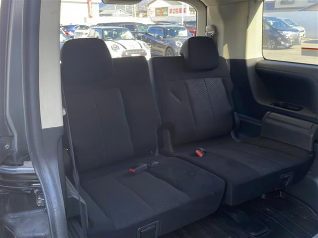 デリカＤ：５ Ｄ　パワーパッケージ　社外７インチメモリーナビゲーションＣＤ　ワンセグＴＶ　バックカメラ　ＥＴＣ　クルーズコントロール　両側パワースライドドア　パドルシフト　シートヒーター（Ｄ／Ｎ）　横滑り防止装置　ＨＩＤヘッドライト（27枚目）