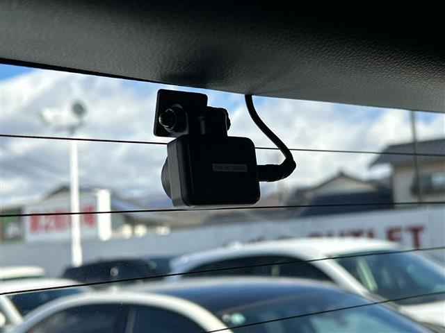 ノア ハイブリッドS-Z 純正10.5インチディスプレイオーディオCD DVD フルセグTV Bluetooth 全方位カメラ ビルトインETC2.0 プリクラッシュセーフティ レーンキープアシスト レーダークルーズ(17枚目)