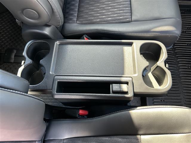 ノア ハイブリッドS-Z 純正10.5インチディスプレイオーディオCD DVD フルセグTV Bluetooth 全方位カメラ ビルトインETC2.0 プリクラッシュセーフティ レーンキープアシスト レーダークルーズ(18枚目)