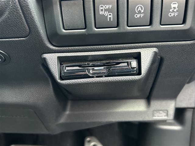フォレスター プレミアム 純正メーカーオプションナビ Bluetooth フルセグTV バックカメラ ドライブレコーダー 純正ビルトインETC クルーズコントロール 電動リアゲート シートヒーター 純正フロアマット 社外アルミ(6枚目)