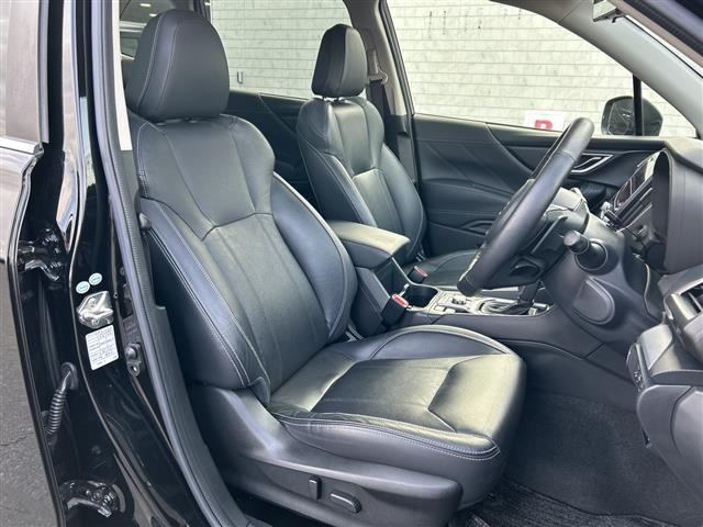 フォレスター プレミアム 純正メーカーオプションナビ Bluetooth フルセグTV バックカメラ ドライブレコーダー 純正ビルトインETC クルーズコントロール 電動リアゲート シートヒーター 純正フロアマット 社外アルミ(17枚目)