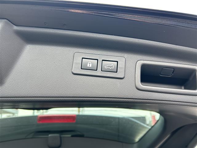 フォレスター プレミアム 純正メーカーオプションナビ Bluetooth フルセグTV バックカメラ ドライブレコーダー 純正ビルトインETC クルーズコントロール 電動リアゲート シートヒーター 純正フロアマット 社外アルミ(22枚目)