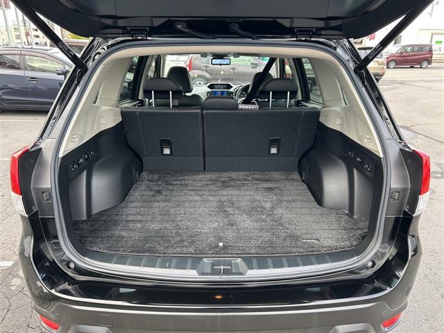 フォレスター プレミアム 純正メーカーオプションナビ Bluetooth フルセグTV バックカメラ ドライブレコーダー 純正ビルトインETC クルーズコントロール 電動リアゲート シートヒーター 純正フロアマット 社外アルミ(24枚目)