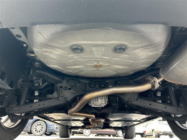 フォレスター プレミアム 純正メーカーオプションナビ Bluetooth フルセグTV バックカメラ ドライブレコーダー 純正ビルトインETC クルーズコントロール 電動リアゲート シートヒーター 純正フロアマット 社外アルミ(41枚目)