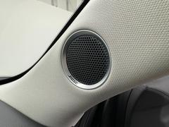 【ＢＯＳＥ】オプションのＢＯＳＥサウンドです。専用のスピーカーが１０個とアンプも変わってます。純正品のスピーカは４つ。音楽好きな方にはたまらない装備ですね！！？ 3