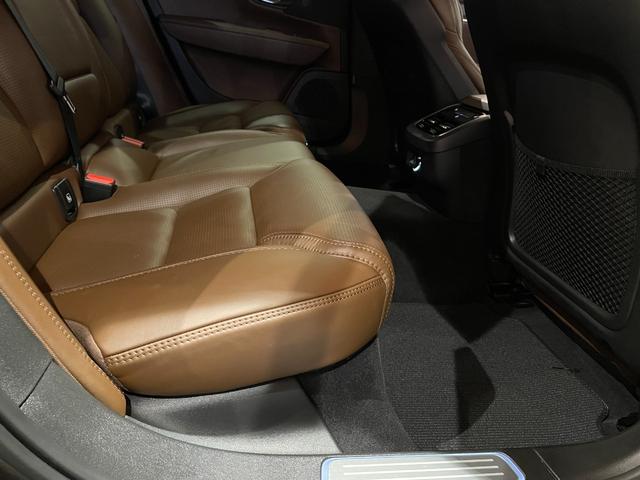 Ｖ９０ クロスカントリー　Ｄ４　ＡＷＤ　プロ　インテリセーフ　ヘッドアップディスプレイ　ｈａｒｍａｎ／ｋａｒｄｏｎサラウンド　ナッパレザーシート　シートヒーター　シートベンチレーション　ステアリングヒーター　パワーテールゲート　禁煙車（36枚目）