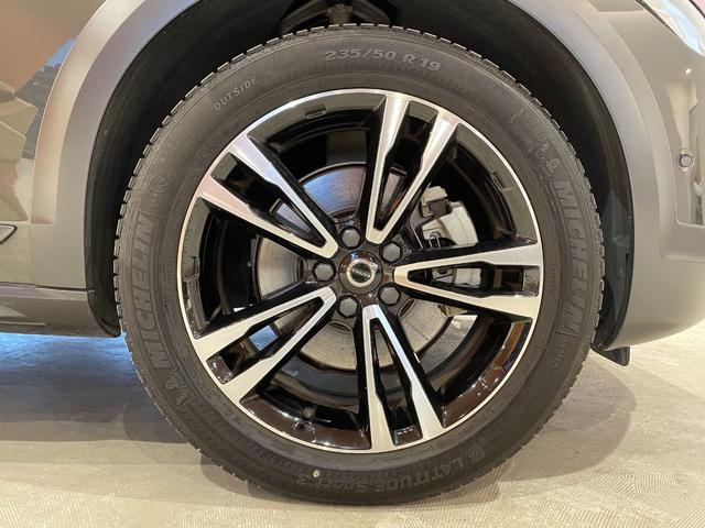Ｖ９０ クロスカントリー　Ｄ４　ＡＷＤ　プロ　インテリセーフ　ヘッドアップディスプレイ　ｈａｒｍａｎ／ｋａｒｄｏｎサラウンド　ナッパレザーシート　シートヒーター　シートベンチレーション　ステアリングヒーター　パワーテールゲート　禁煙車（59枚目）