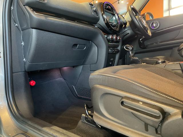 MINI クーパーS E クロスオーバー オール4 PEPPERパッケージ バックカメラ リアPDC MINIエキサイトメントPKG 純正HDDナビ USB/Bt ACC シートヒーター オートマチックテールゲート ETC 社外ドラレコ 禁煙車(25枚目)