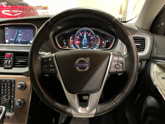 Ｖ４０ クロスカントリー　Ｔ５　ＡＷＤ　ＳＥ　本革シート　シートヒーター　バックカメラ　パーキングエイド　ＡＣＣ　ＬＫＡ　ＢＬＩＳ　純正ＨＤＤナビ　フルセグＴＶ　ＣＤ／ＤＶＤ／Ｂｌｕｅｔｏｏｔｈ／ＵＳＢ　パーキングアシスト　禁煙車（7枚目）