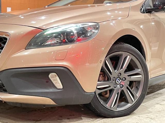 Ｖ４０ クロスカントリー　Ｔ５　ＡＷＤ　ＳＥ　本革シート　シートヒーター　バックカメラ　パーキングエイド　ＡＣＣ　ＬＫＡ　ＢＬＩＳ　純正ＨＤＤナビ　フルセグＴＶ　ＣＤ／ＤＶＤ／Ｂｌｕｅｔｏｏｔｈ／ＵＳＢ　パーキングアシスト　禁煙車（30枚目）