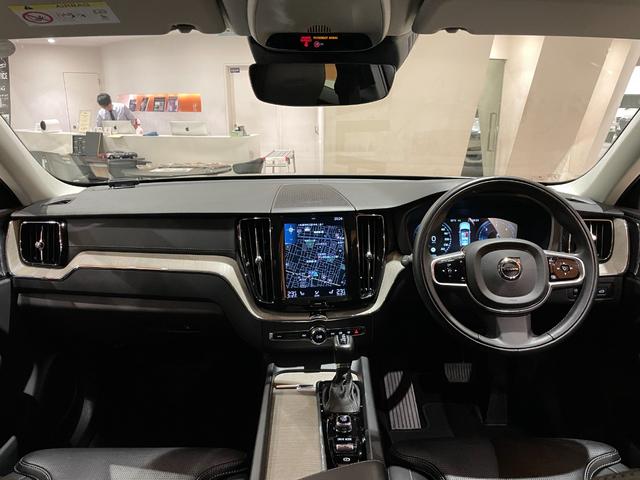 ＸＣ６０ Ｄ４　ＡＷＤ　インスクリプション　インテリセーフ　ヘッドアップディスプレイ　ｈａｒｍａｎ／ｋａｒｄｏｎプレミアムサウンド　ナッパレザーシート　シートヒーター／シートベンチレーション　３６０°カメラ　４ゾーンエアコン　禁煙車（4枚目）