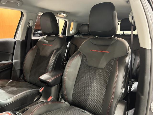 ジープ・コンパス トレイルホーク　全国１００台限定車　Ｕｃｏｎｎｅｃｔナビ　フルセグＴＶ　ＵＳＢ／Ｂｔ　バックカメラ　パークセンス　ハーフレザーシート　ＡＣＣ　レーンセンス　ブラインドスポットモニター　社外ドラレコ　禁煙車（23枚目）